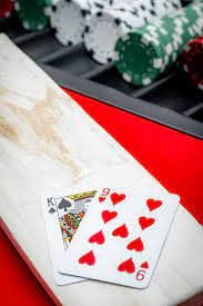 Streaming HD multi-kamera dari dealer langsung di meja blackjack rans303